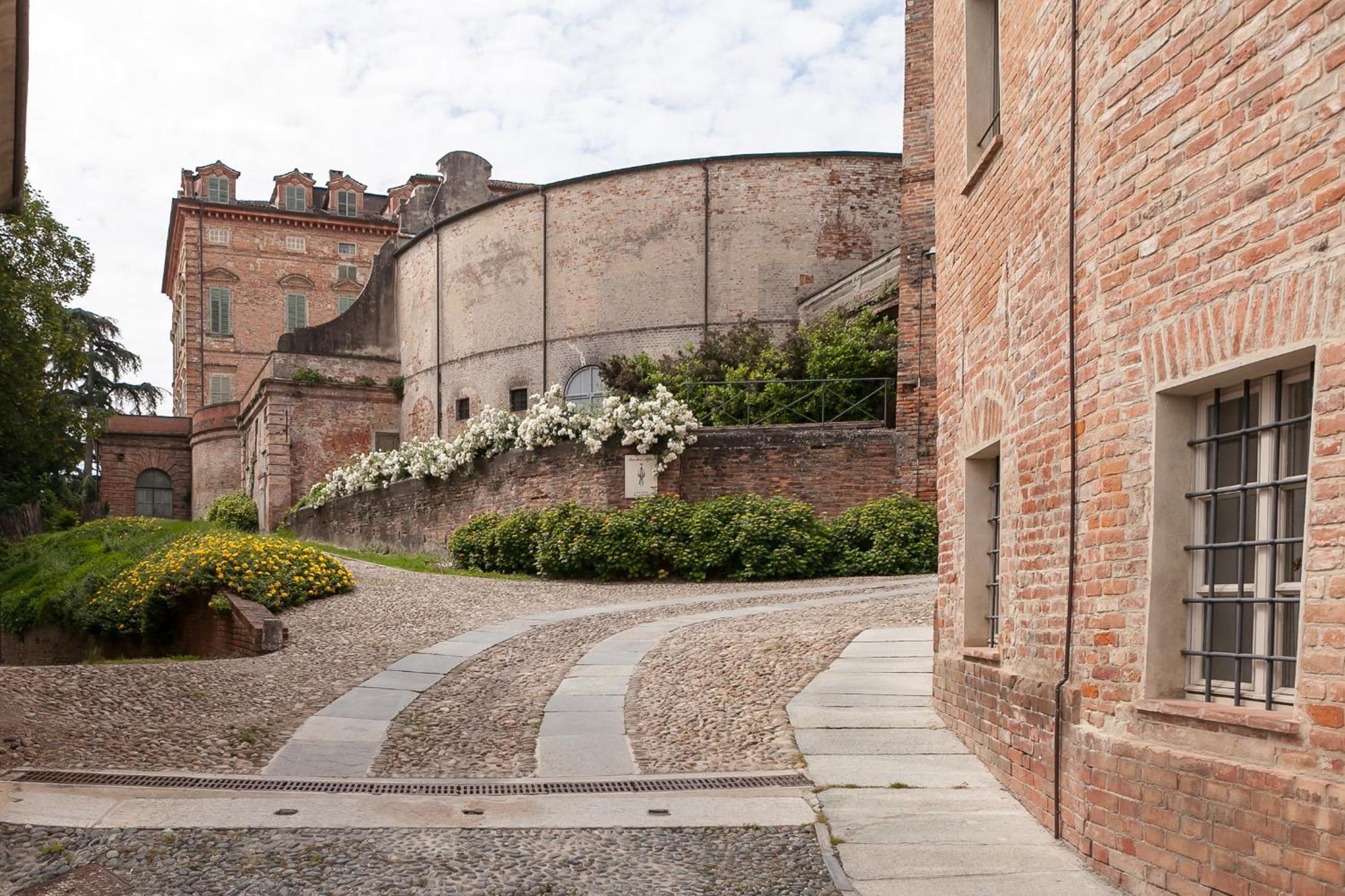 Marchesi Alfieri - Cantine E Ospitalita San Martino Alfieri Luaran gambar