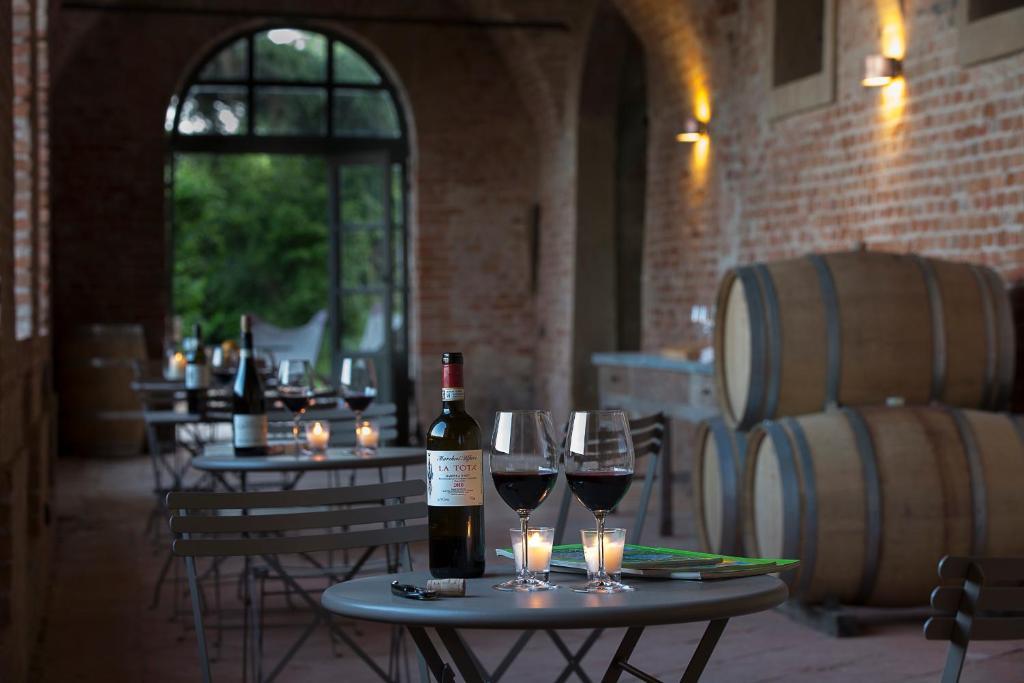 Marchesi Alfieri - Cantine E Ospitalita San Martino Alfieri Luaran gambar